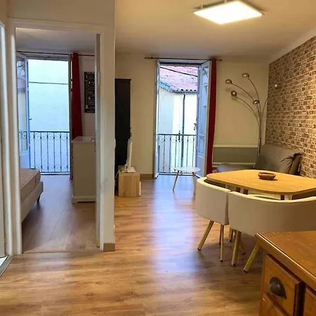 • Village Historique • Superbe T3 • 50m2 • *
