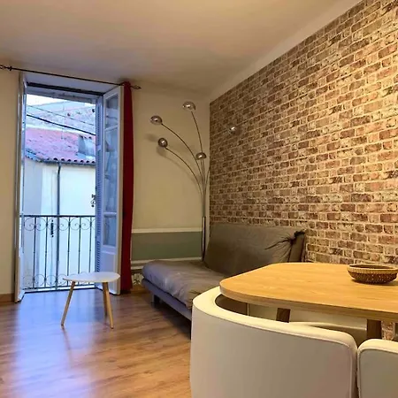 • Village Historique • Superbe T3 • 50m2 • Apartment *